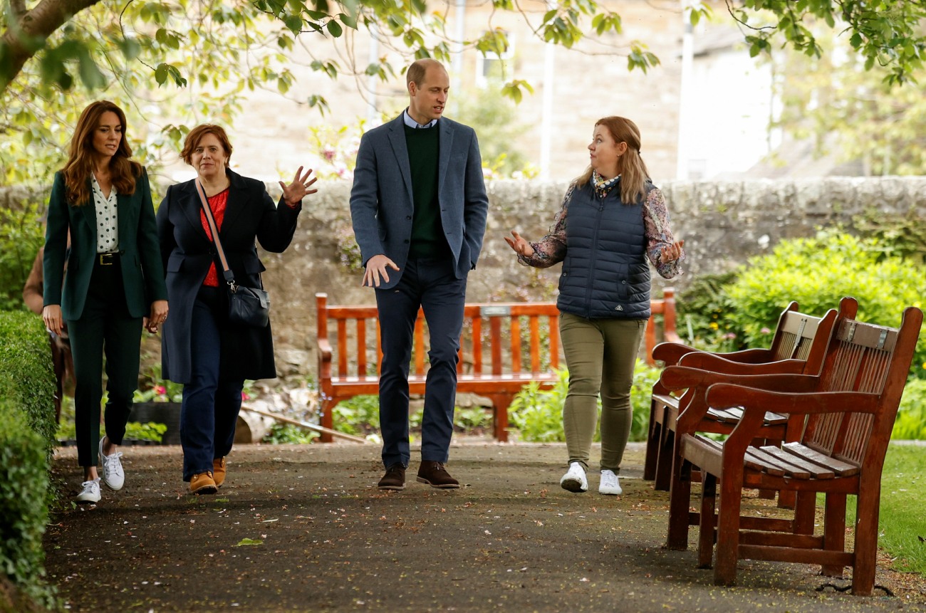 countess-kate-wears-ralph-lauren-&-jigsaw-for-the-final-day-of-the-scottish-tour