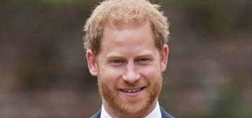 viola-davis-is-writing-a-memoir-called-‘finding-me’-to-come-out-next-year