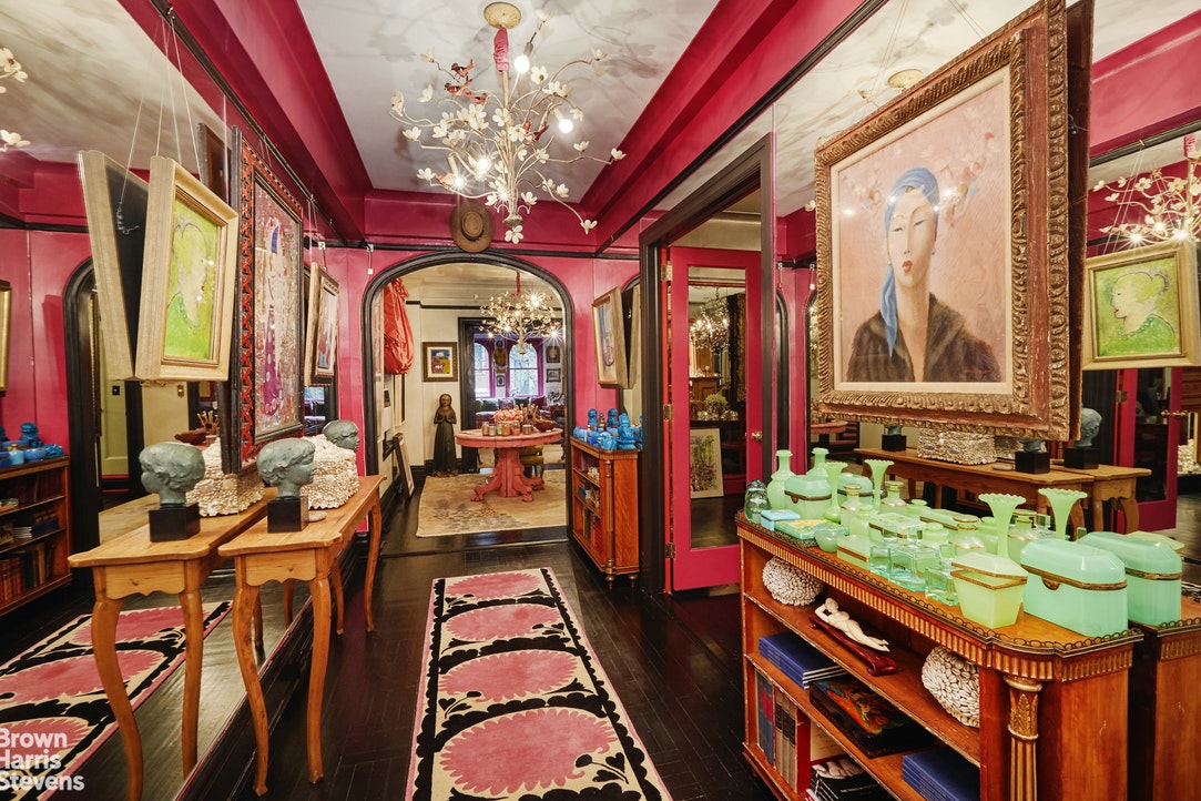 gloria-vanderbilts-wild-manhattan-home-for-sale