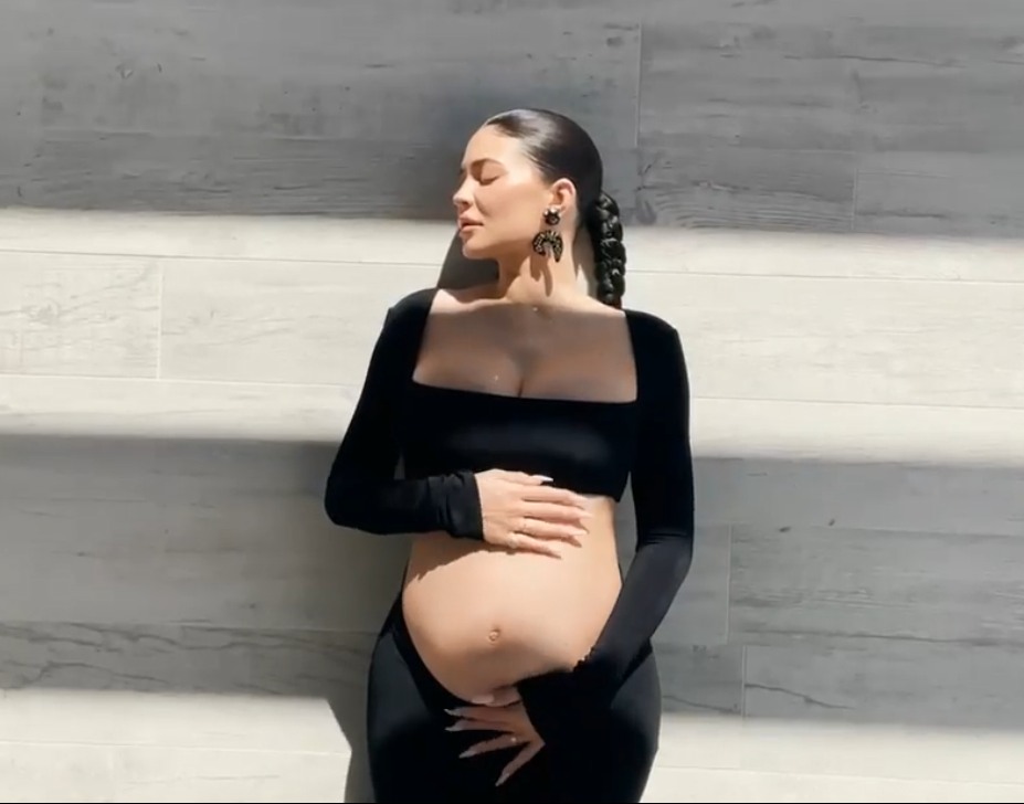 kylie-jenner-confirms:-she’s-expecting-her-second-child-with-travis-scott