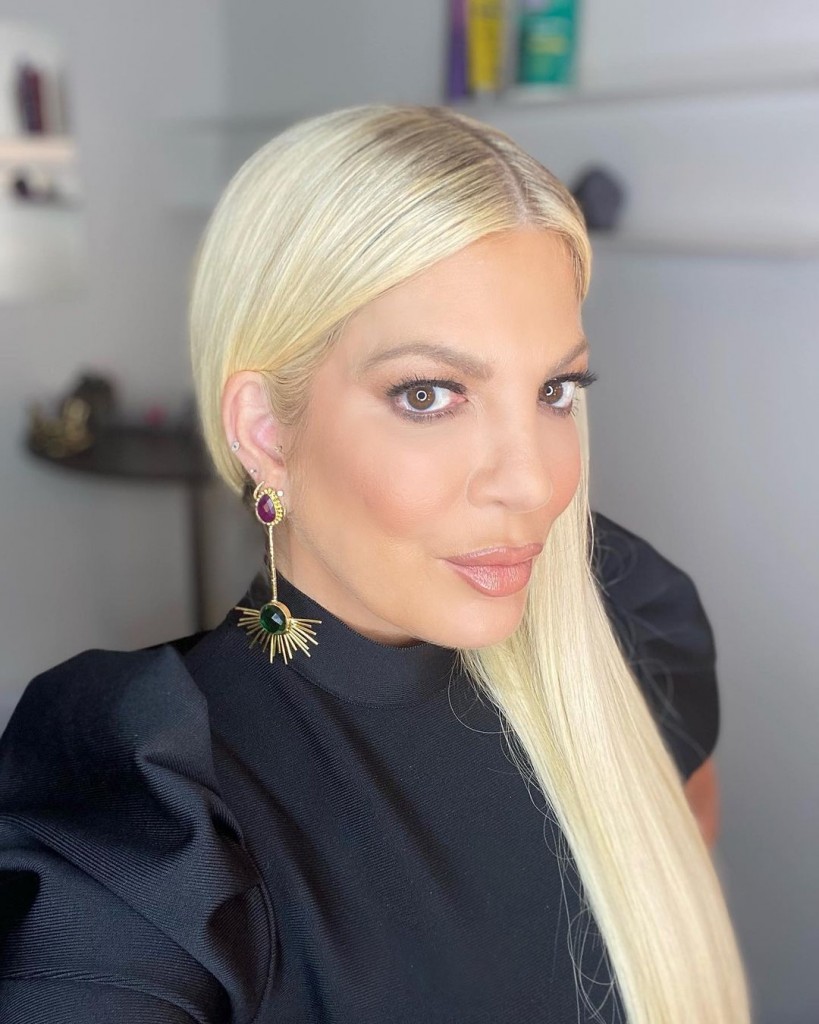 tori-spelling-really-likes-it-when-you-compare-her-to-khloe-kardashian
