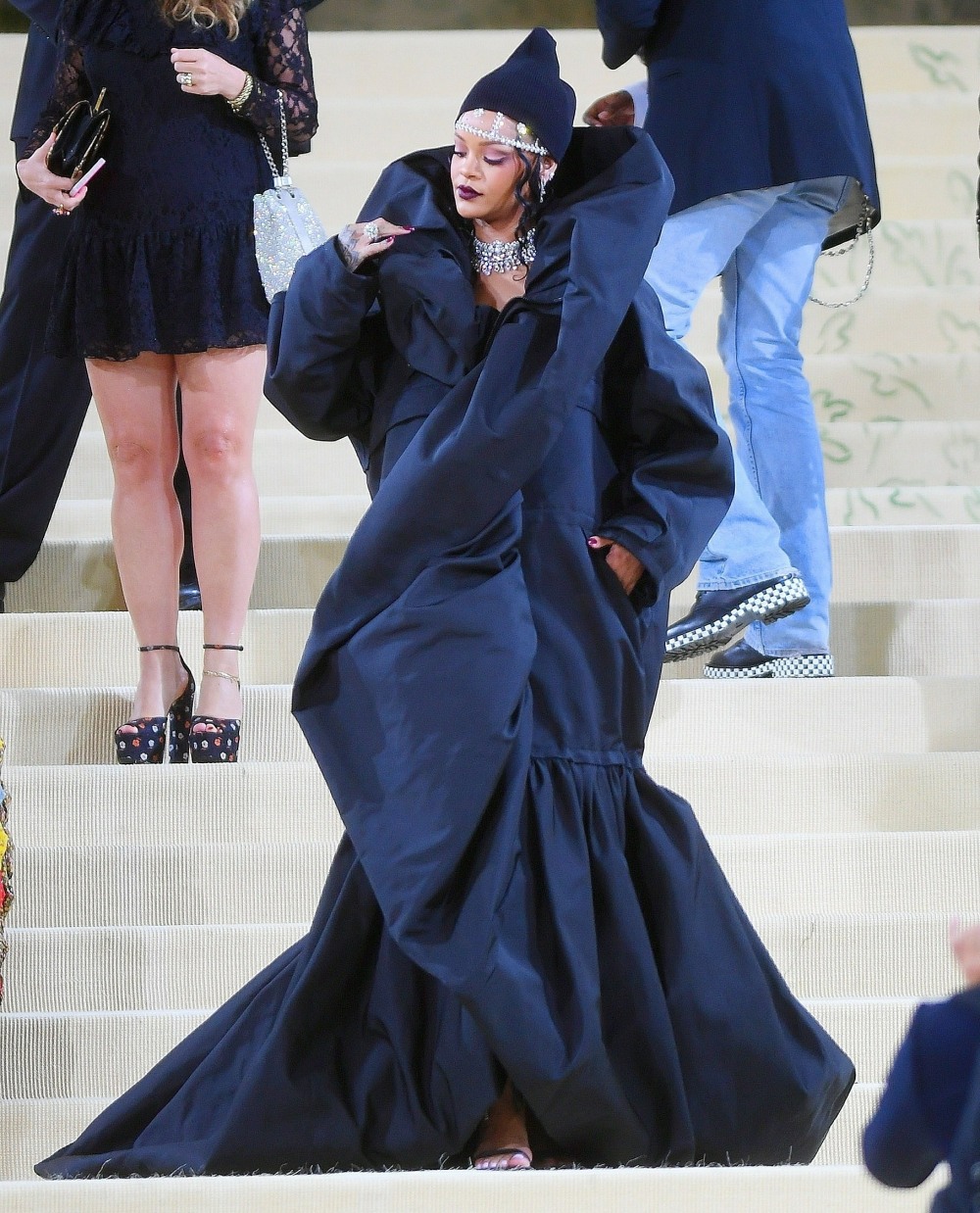 who-had-the-better-balenciaga-look-at-the-met-gala,-kim-kardashian-or-rihanna?