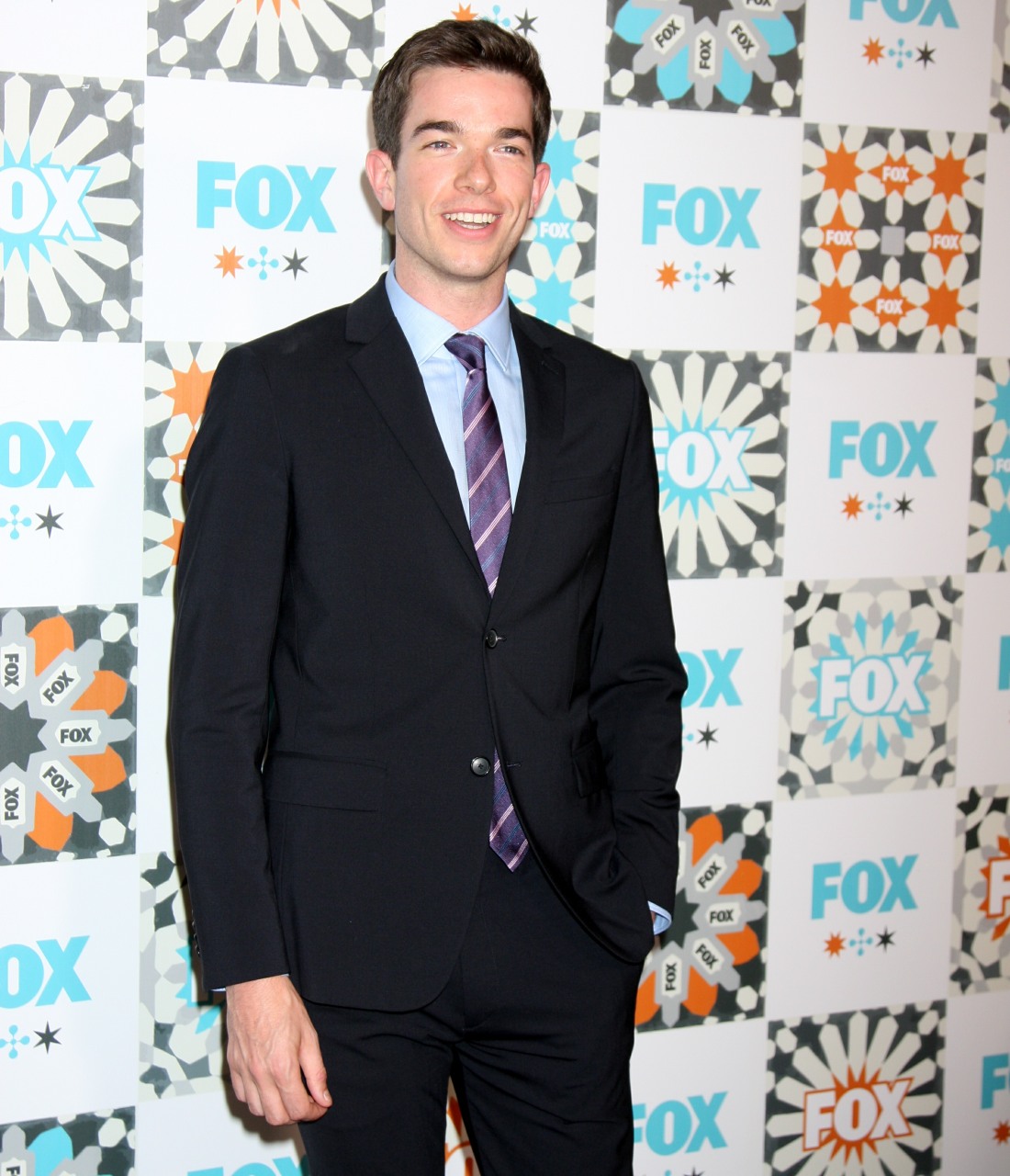john-mulaney-&-his-pregnant-gf-probably-won’t-be-together-‘in-a-year’s-time’