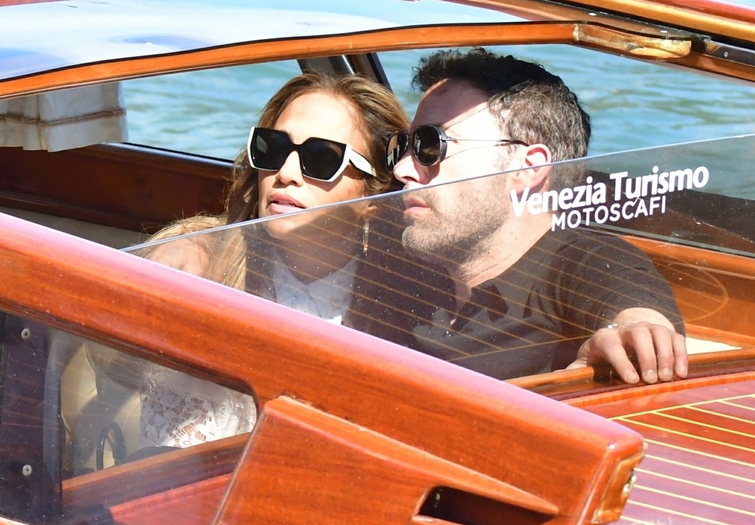 “autumnal-bennifer-update:-ben-affleck-took-j.lo-to-the-airport”-links