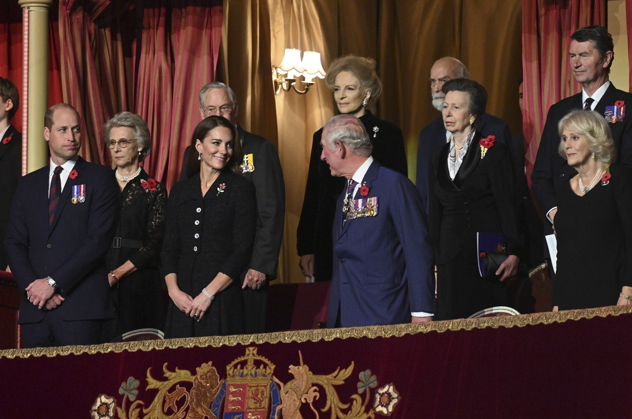 duchess-kate-repeated-a-eponine-dress-for-the-festival-of-remembrance