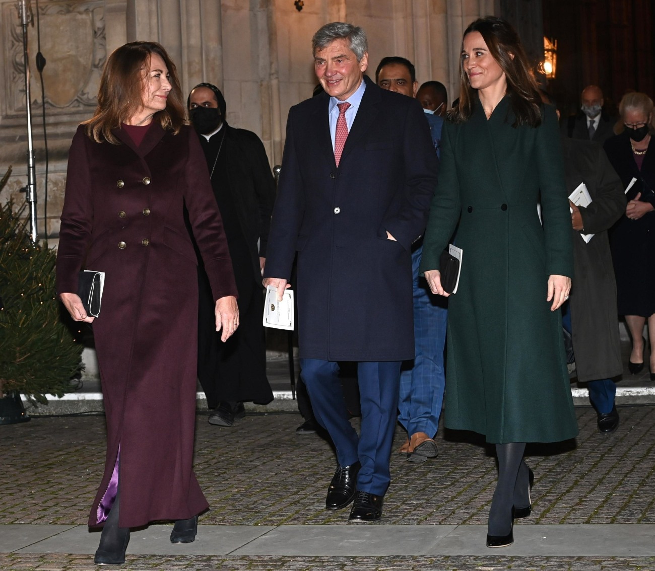 the-middletons-were-front-&-center-for-kate’s-‘together-at-christmas’-concert