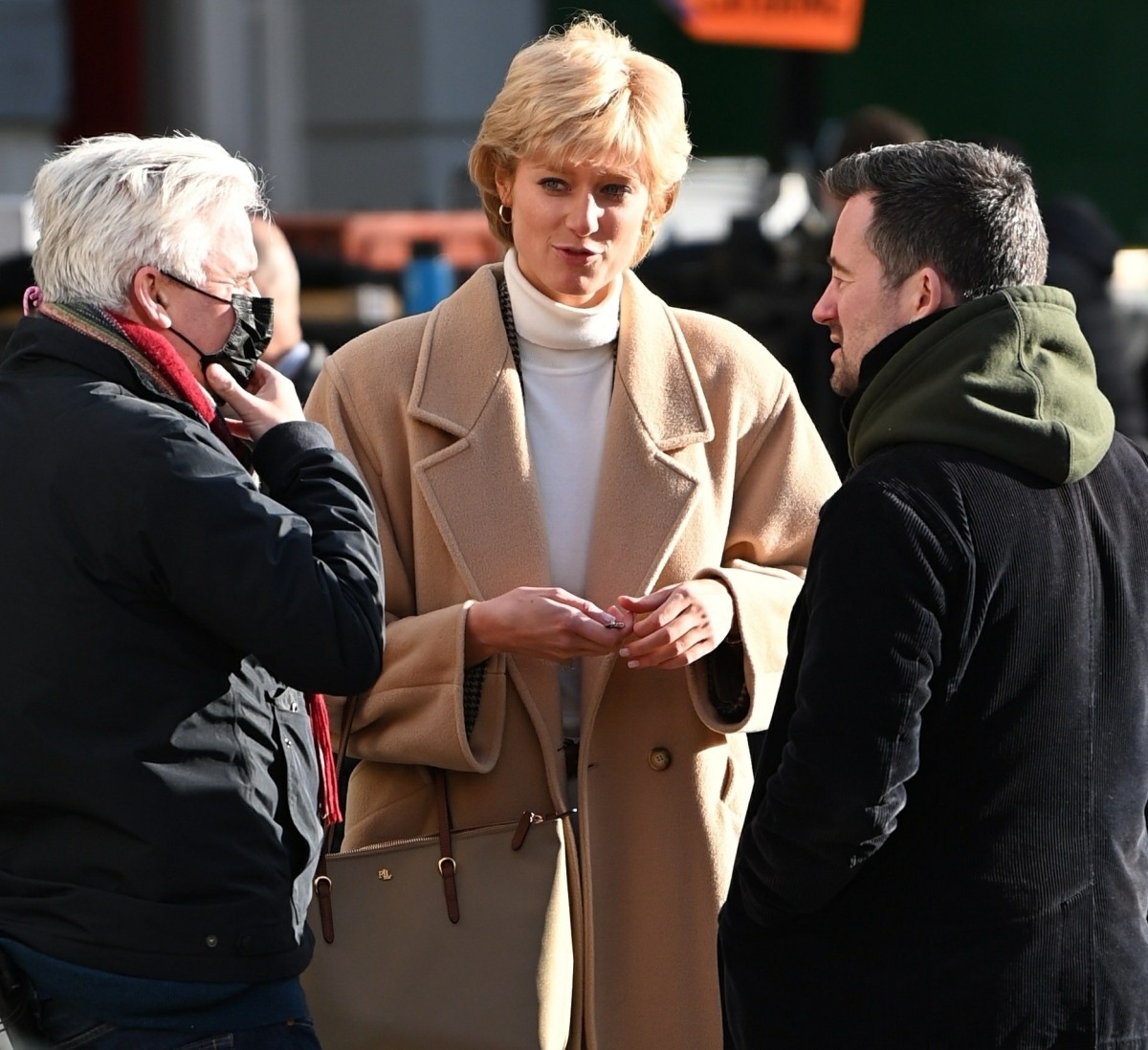 elizabeth-debicki-was-seen-in-london-in-her-full-princess-diana-drag:-love-it?