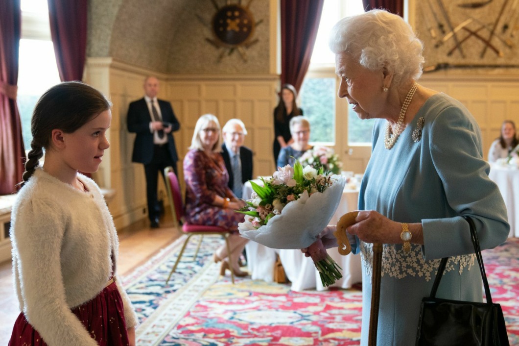 queen-elizabeth-canceled-her-virtual-events-today,-she’s-still-covid-symptomatic