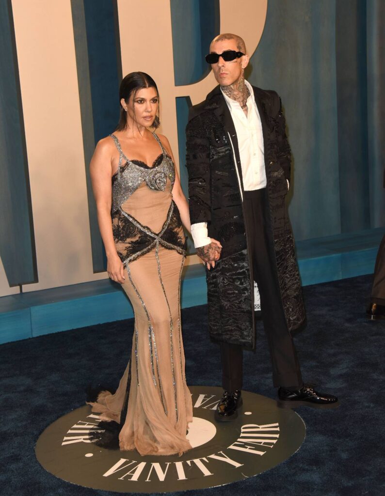 kourtney-kardashian-in-vintage-d&g-at-the-vf-oscar-party:-truly-awful?