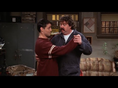 ‘friends’-actor-who-played-landlord-dies,-67