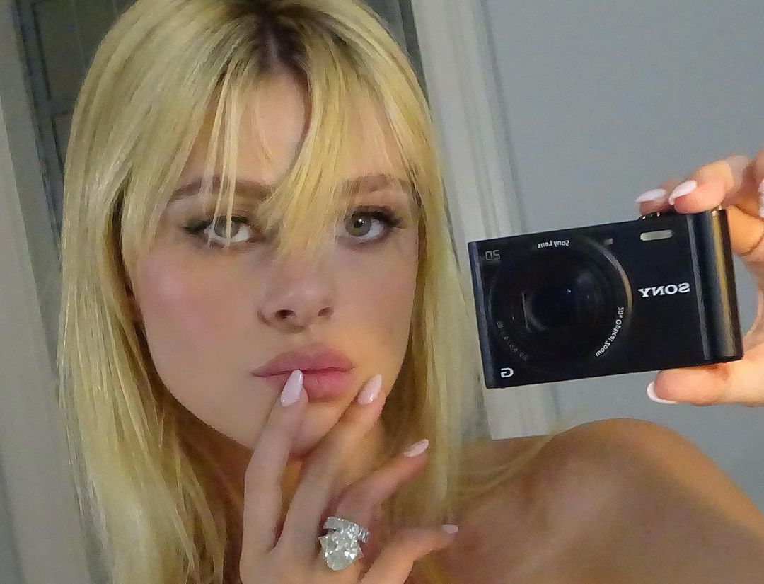 nicola-peltz-got-a-massively-‘upgraded’-engagement-ring-after-one-month-of-marriage