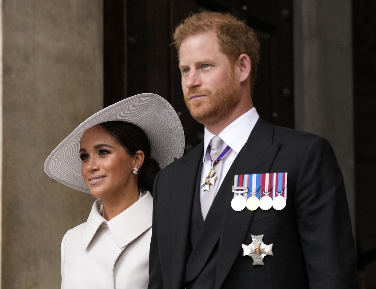 the-sussexes-‘didn’t-even-ask-for-photos’-with-the-queen-during-their-two-visits