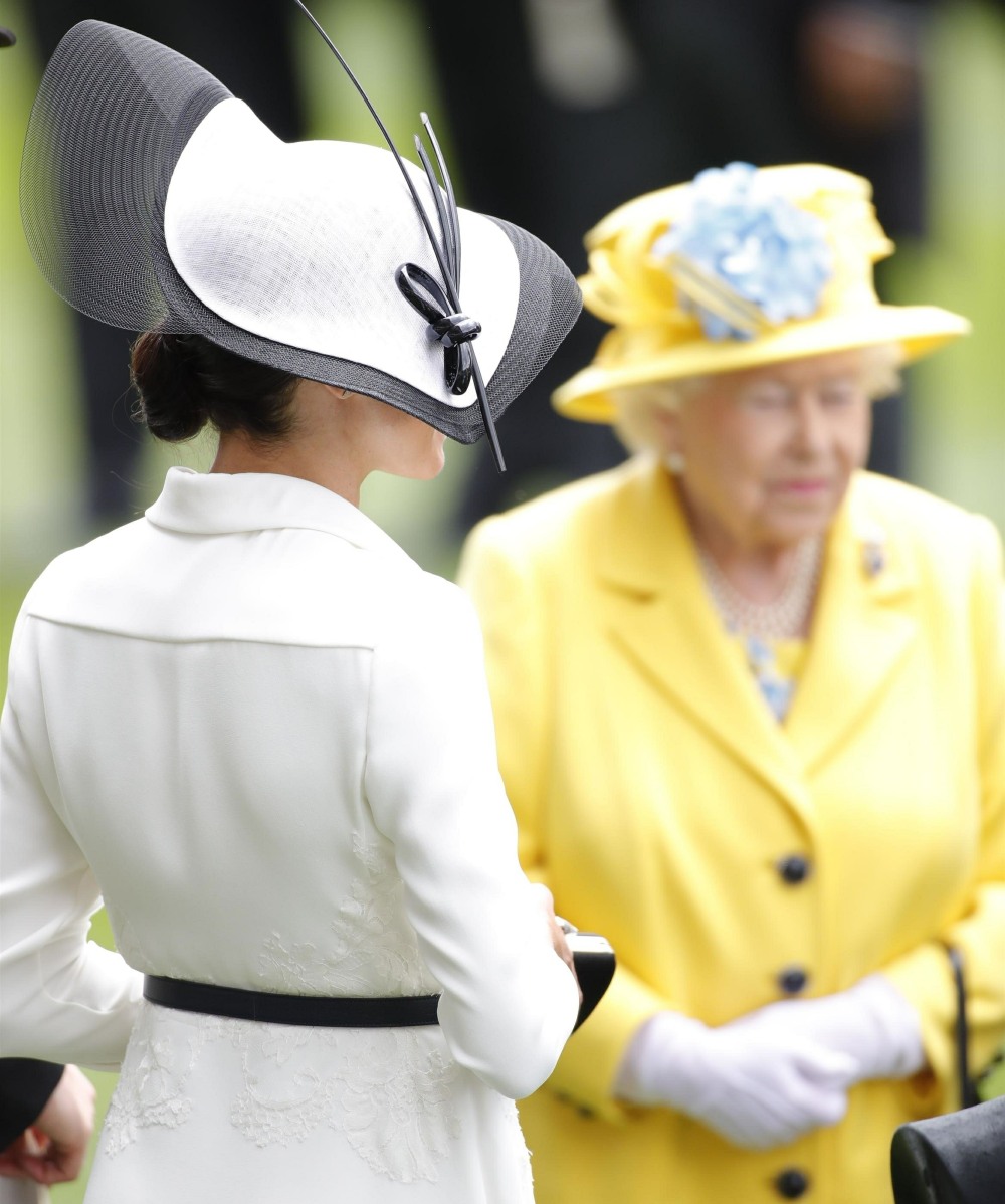why-didn’t-queen-elizabeth-wish-duchess-meghan-a-happy-birthday-online?