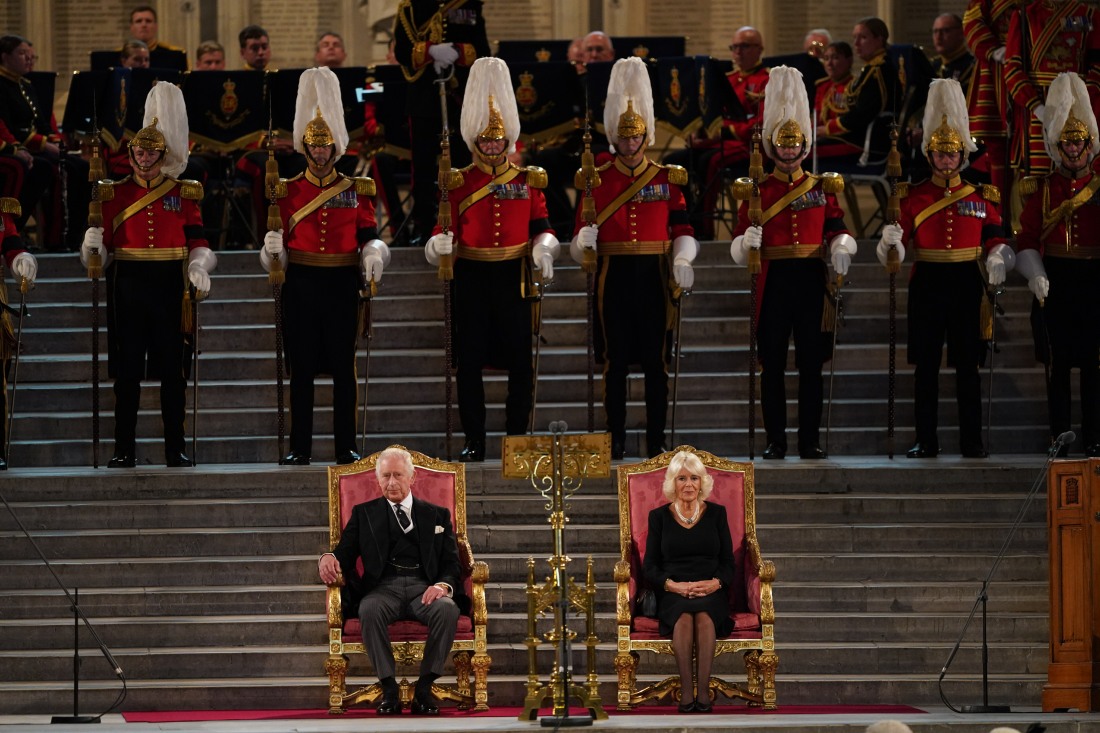 low:-king-charles-is-ill-tempered,-dysfunctional-&-he-‘falls-under-people’s-spell’
