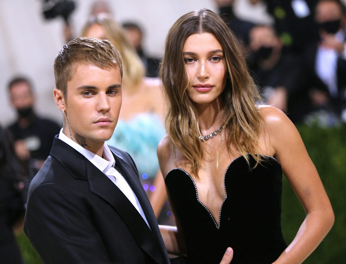 hailey-bieber-addresses-selena-gomez-overlap-rumors-from,-like,-2018