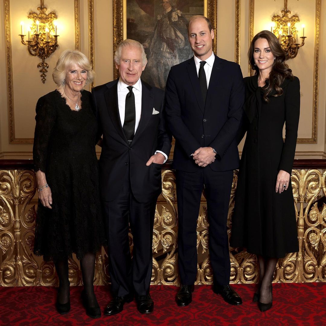 ‘the-new-fab-four’-portrait:-king-charles,-camilla,-william-&-kate-yuk-it-up