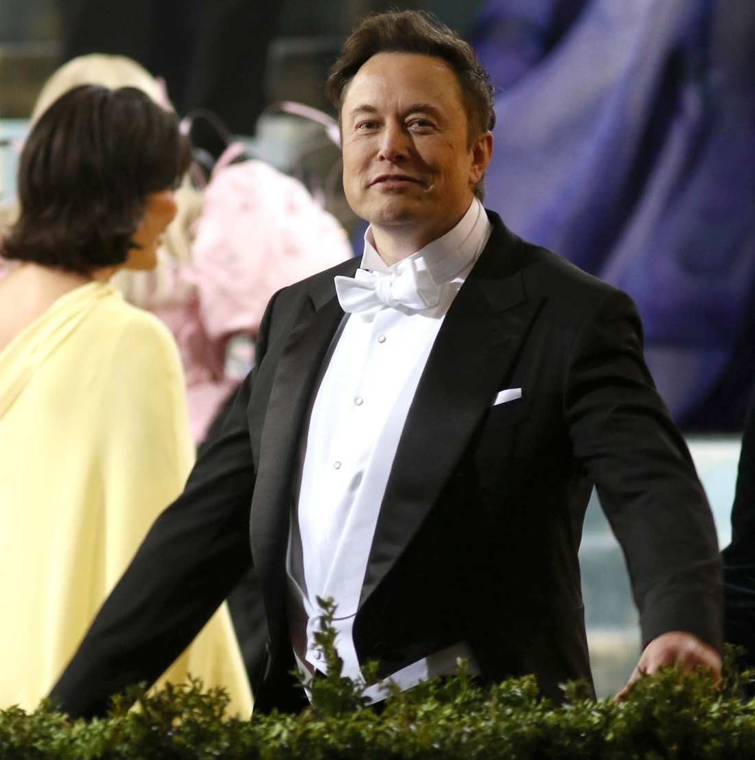 elon-musk-offers-to-buy-twitter-again,-under-the-original-terms-from-april