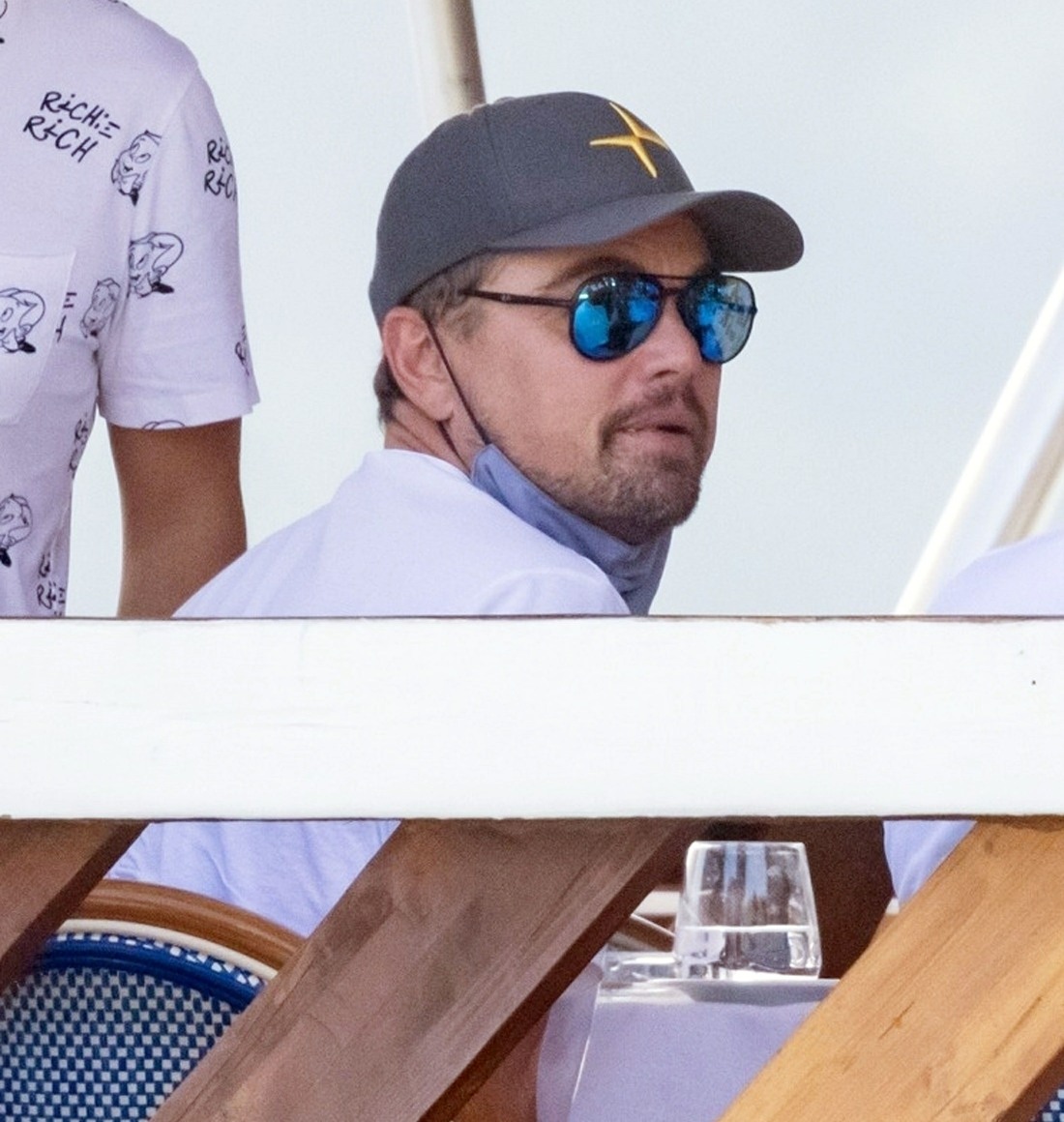 leonardo-dicaprio-&-gigi-hadid-partied-together-at-the-brooklyn-navy-yard
