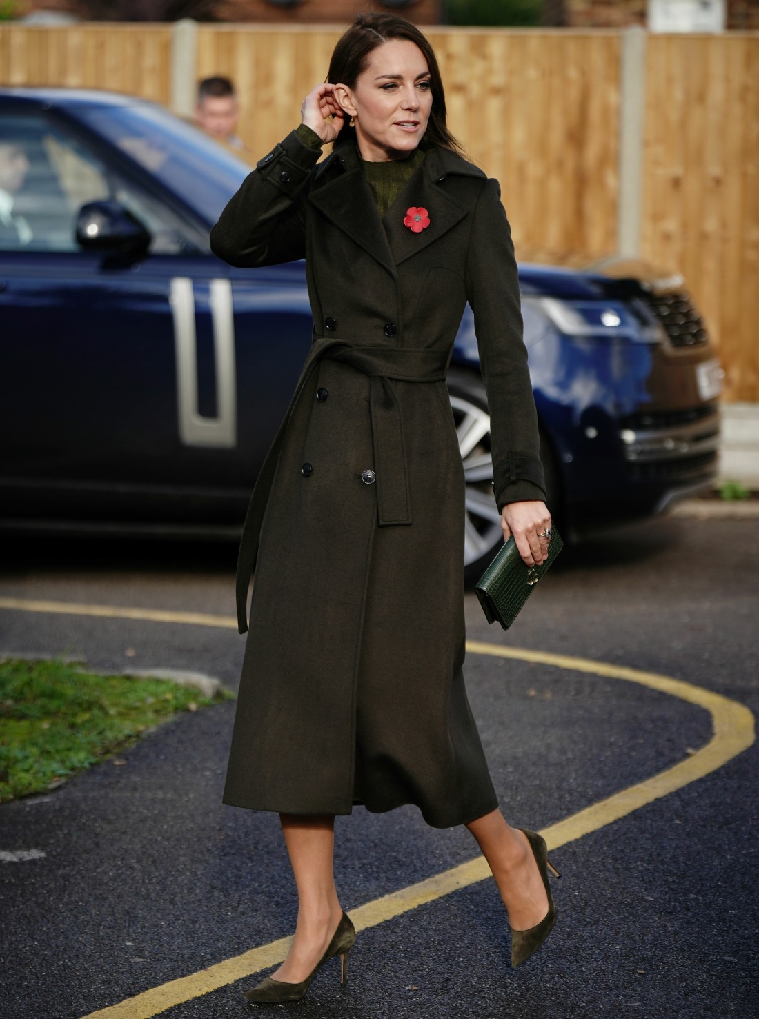princess-kate-steps-out-in-an-olive-hobbs-coat-to-chat-about-maternal-mental-health