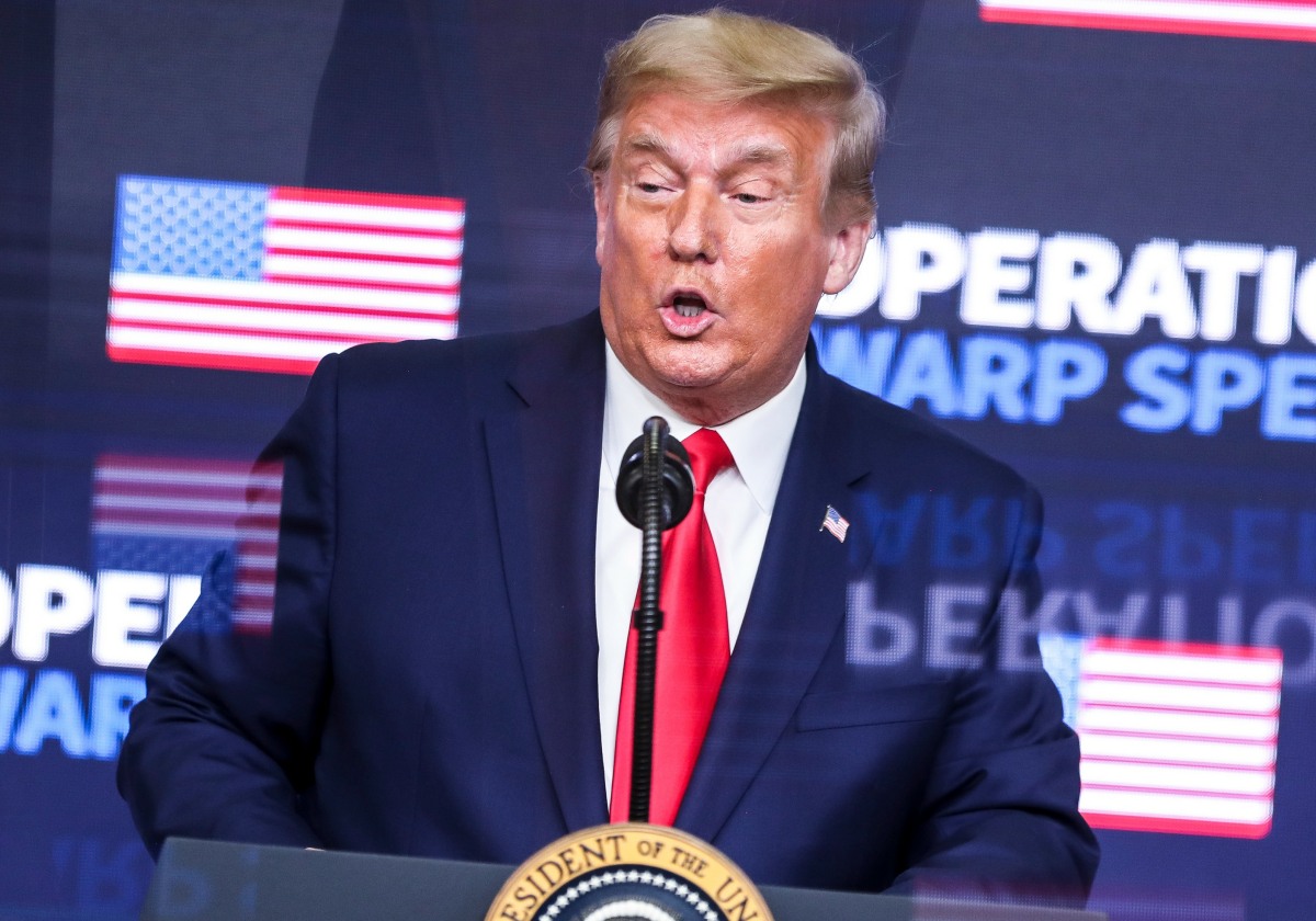 donald-trump-spent-hours-chatting-with-two-white-nationalists-&-antisemites