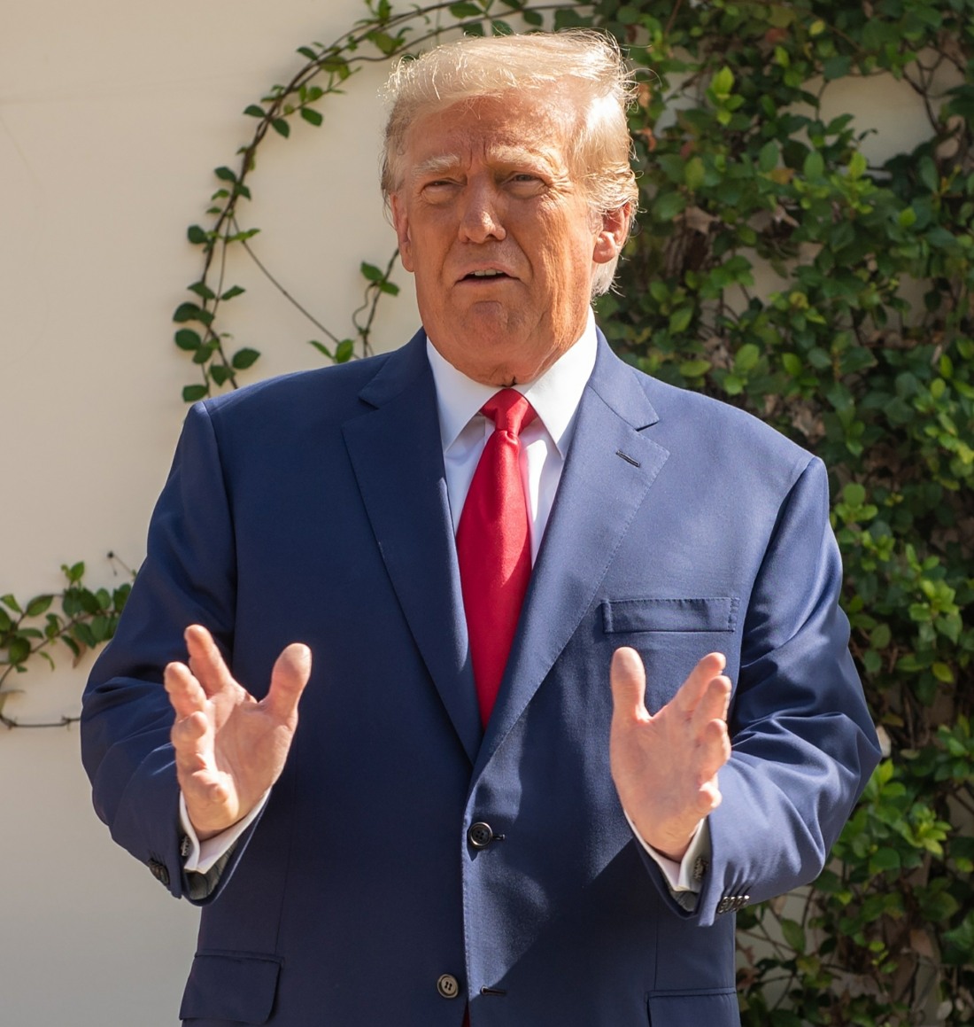 guess-who-just-‘discovered’-even-more-stolen-classified-documents-in-storage-unit?