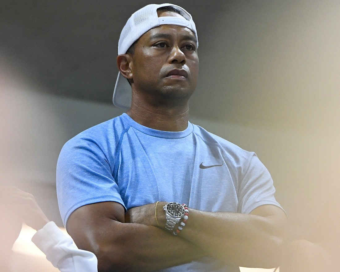 tiger-woods-apologized-after-handing-a-tampon-to-his-golf-buddy-justin-thomas