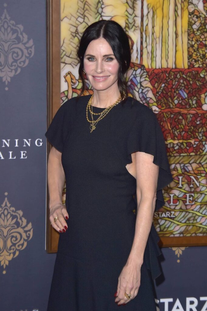 courteney-cox-admits-‘doing-stuff-to-my-face-that-i-would-never-do-now’