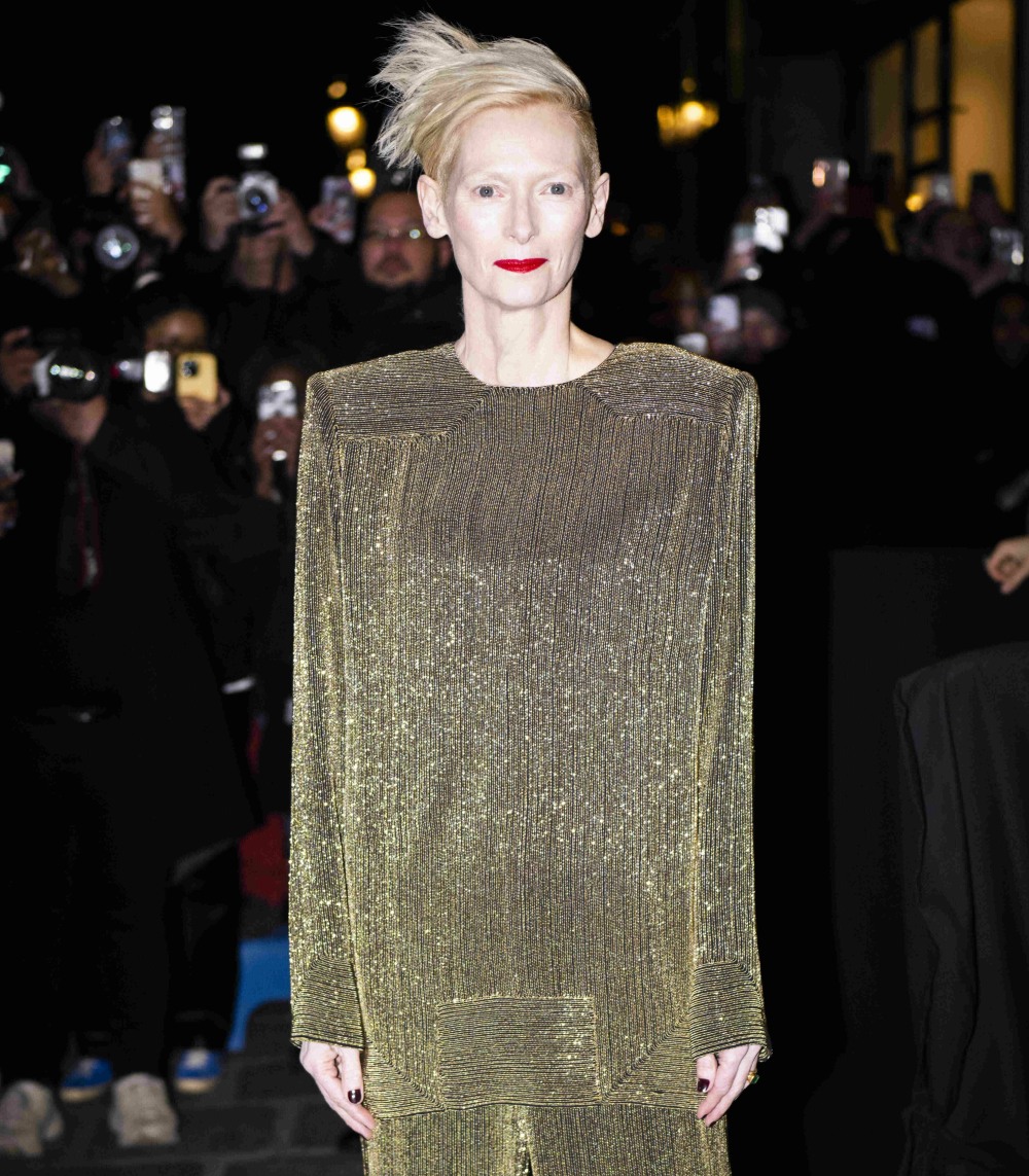 tilda-swinton:-‘i-was-told-to-wear-a-mask-at-all-times,-and-i’m-not.’