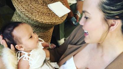 chrissy-teigen-claps-back-at-surrogate-claims