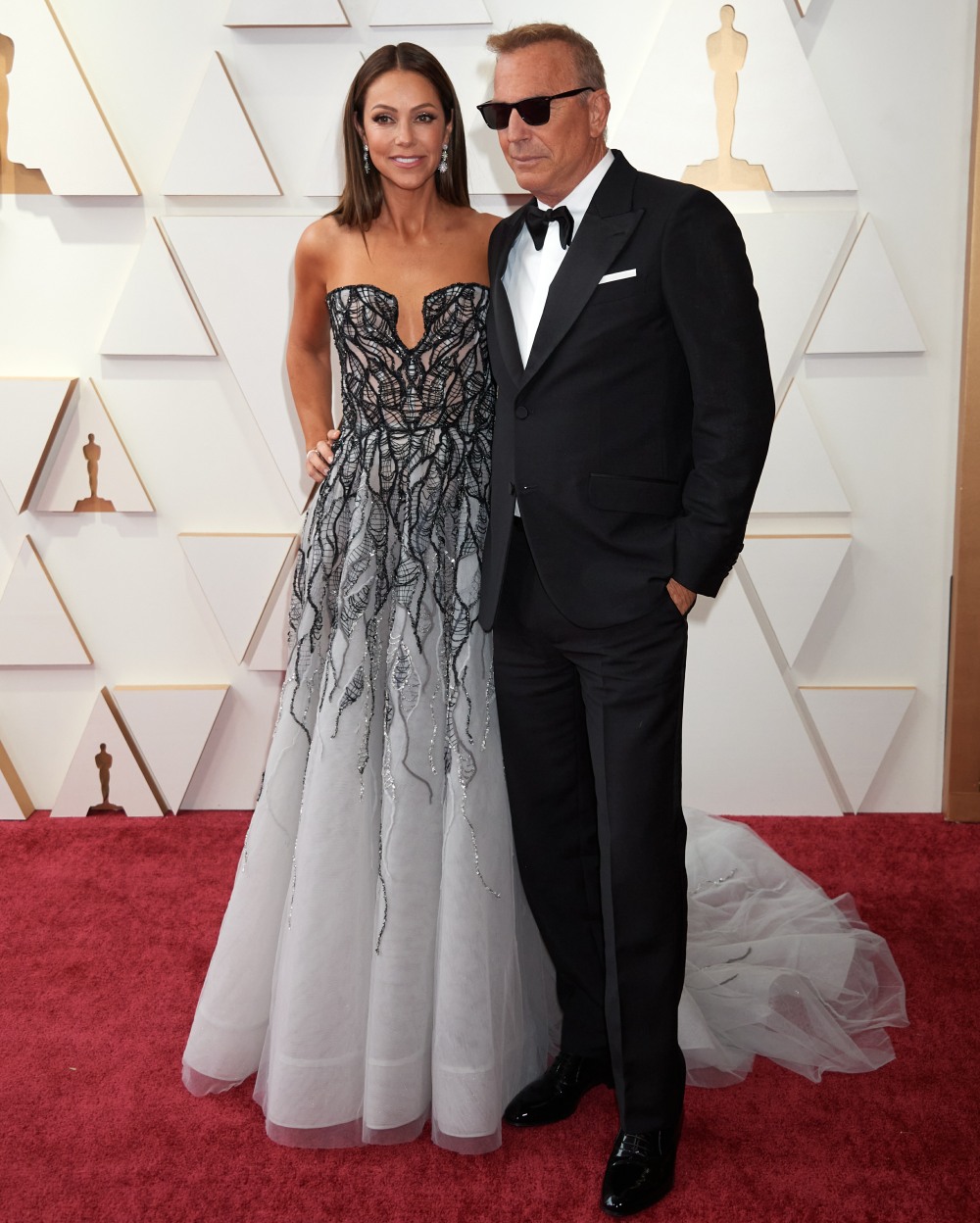 kevin-costner-is-trying-to-evict-christine-baumgartner-from-their-family-home