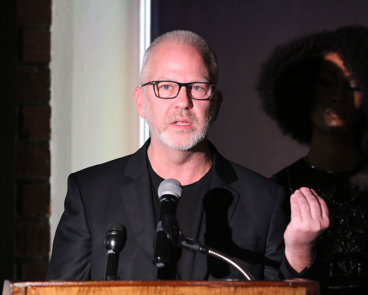 ryan-murphy-is-leaving-netflix-for-disney,-but-will-continue-some-series-with-netflix