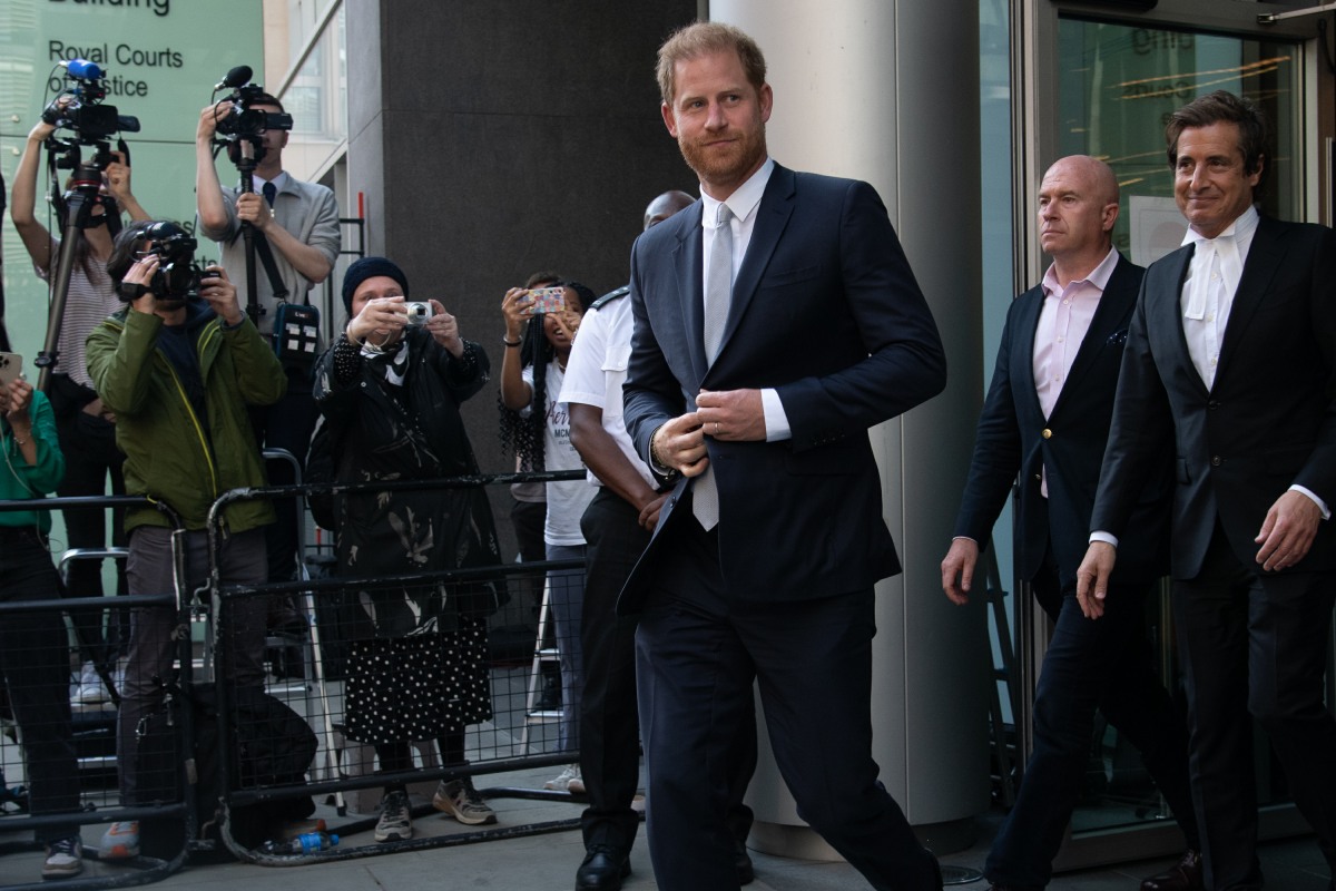 the-tabloid-being-sued-by-prince-harry-claims-harry-is-‘spiraling-out-of-control’