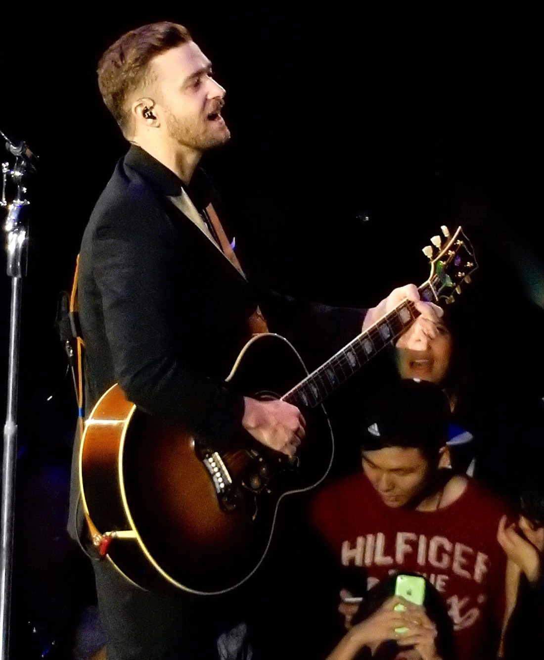 justin-timberlake-‘strummed-his-guitar’-after-britney-terminated-the-pregnancy