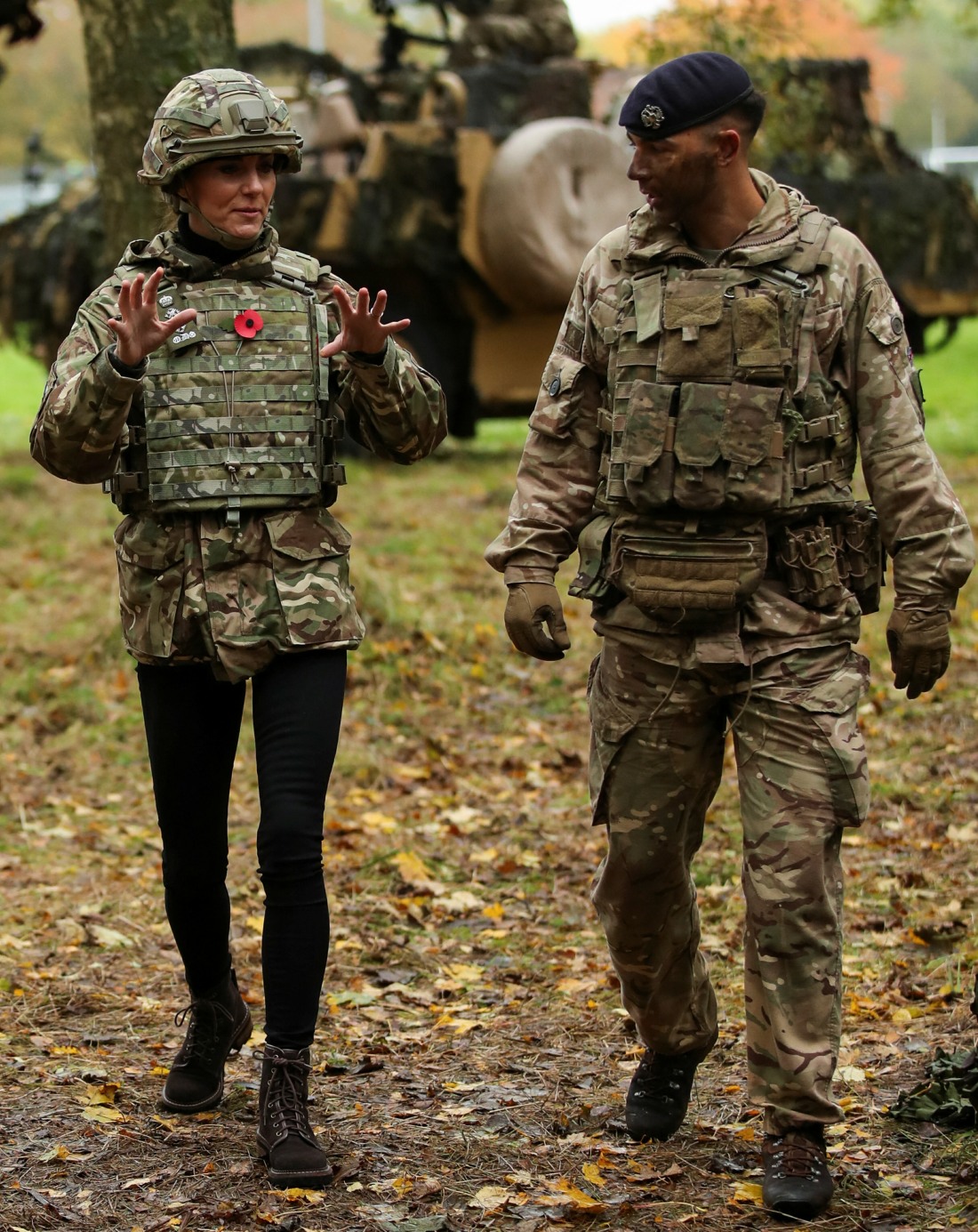 princess-kate-actually-wore-jeggings-with-her-dragoon-guard-camo-jacket