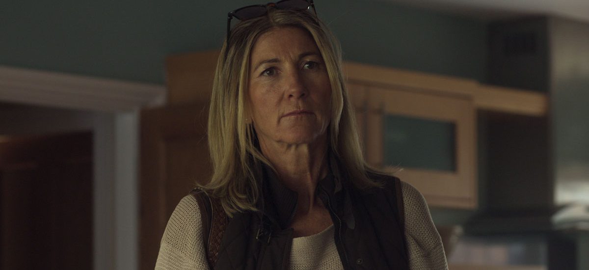 ‘the-crown’-portrays-carole-middleton-as-managing-&-meddling-in-kate’s-relationship