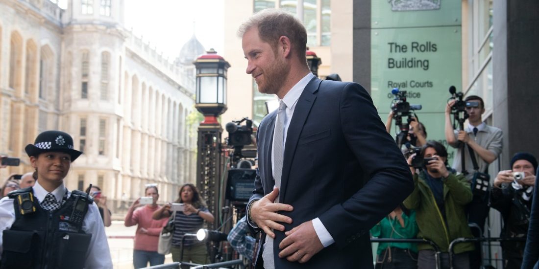 prince-harry-won-his-hacking-case-against-the-mirror,-he’s-been-awarded-140,600