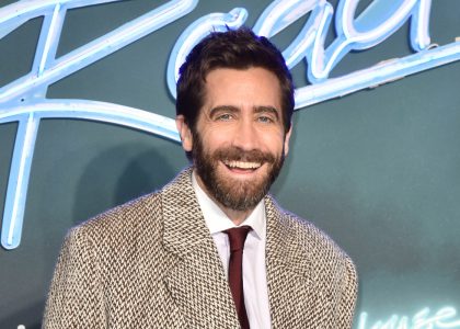 jake-gyllenhaal-on-if-he’s-interested-in-stinking-up-the-batman-suit:-‘it-would-be-an-honor’