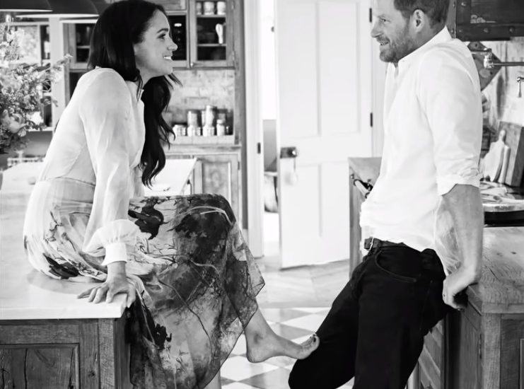 duchess-meghan’s-oscar-de-la-renta-dress-is-a-lot-like-princess-diana’s-‘caring-dress’?