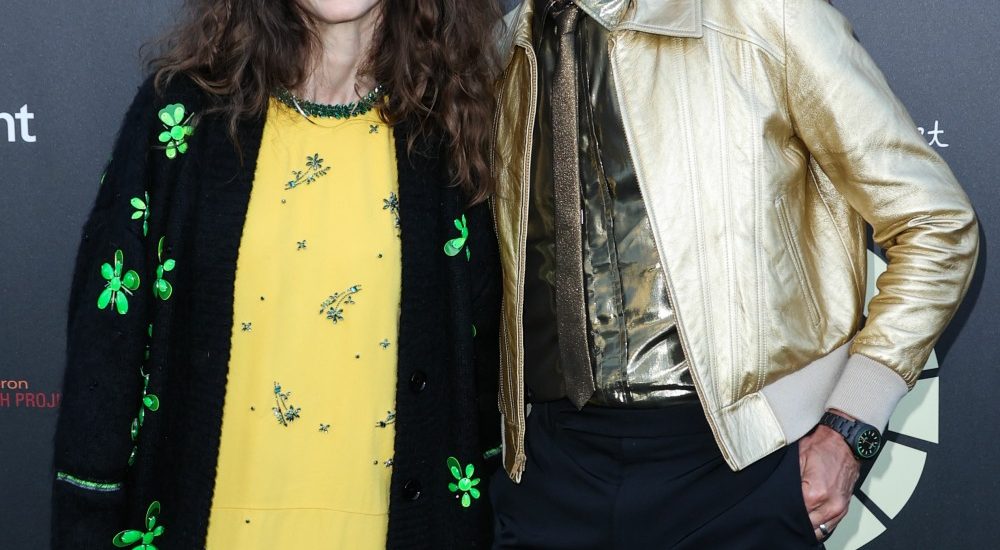 jeff-goldblum-won’t-leave-his-children-any-money:-‘you’ve-got-to-row-your-own-boat’