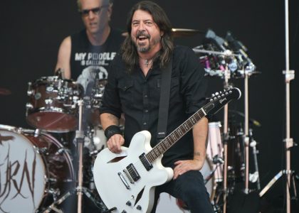 dave-grohl-took-a-swipe-at-taylor-swift:-‘we-actually-play-live.-what?-just-saying’