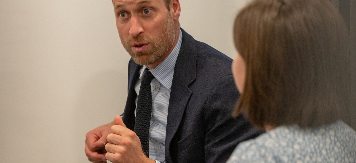 prince-william-took-his-beard-to-scotland-&-he-has-a-‘new-equerry,’-weird