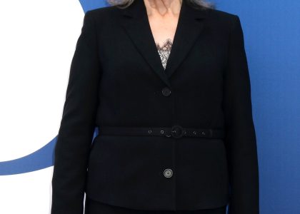 kathy-bates:-i-look-at-betty-white-and-think-‘maybe-i-could-make-it-that-far’