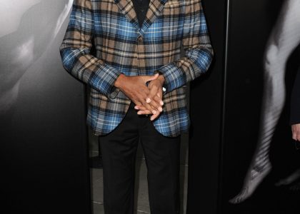 rupaul’s-advice-on-how-to-hold-your-hands-in-photos:-don’t-cross-your-arms