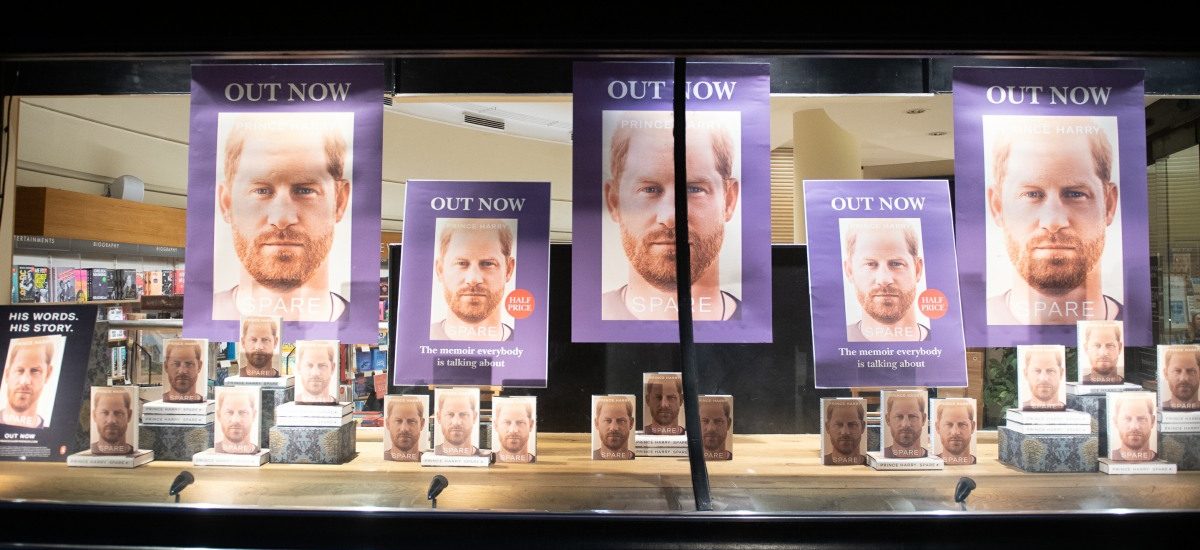 will-mike-tindall’s-rugby-book-outsell-prince-harry’s-‘spare’-paperback?