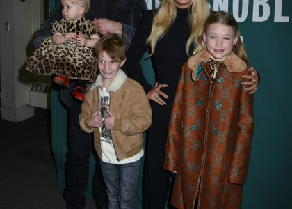 jessica-simpson-&-eric-johnson-‘living-separately’-&-‘navigating-a-painful-situation’