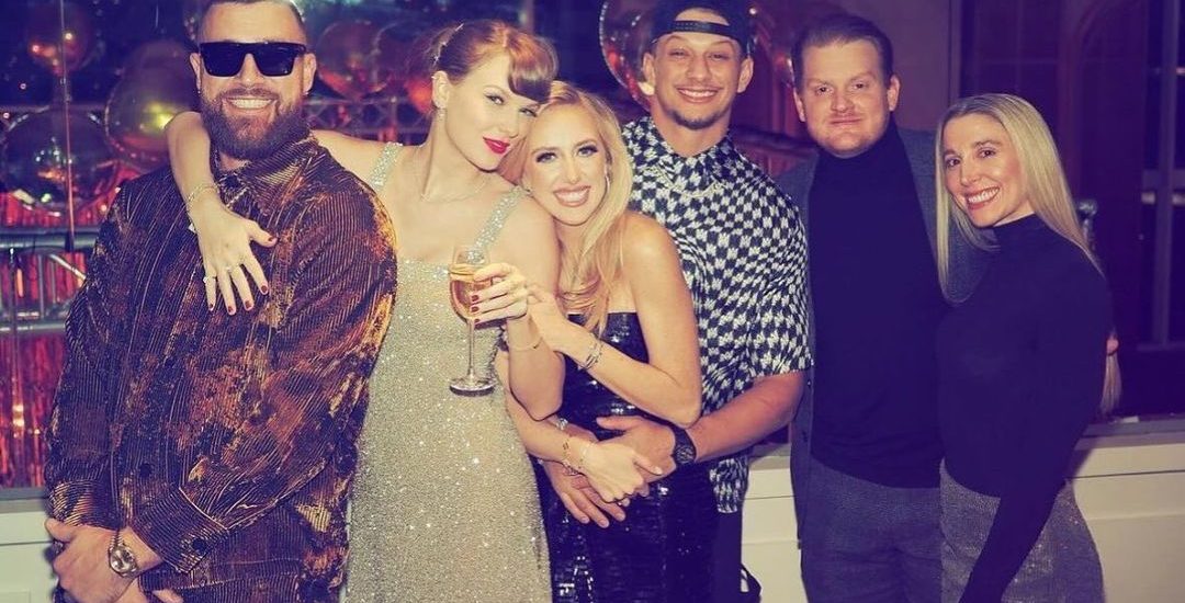 taylor-swift-&-travis-kelce-elegantly-partied-after-the-game,-with-sliders-&-cocktails