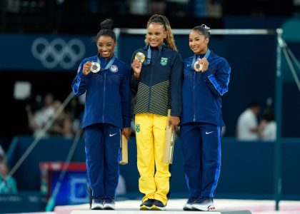 simone-biles-is-‘truly-ashamed’-she-still-hasn’t-unpacked-a-suitcase-from-the-olympics