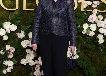 kathy-bates-has-worn-sneex-sneaker-heels-to-every-awards-show-this-year