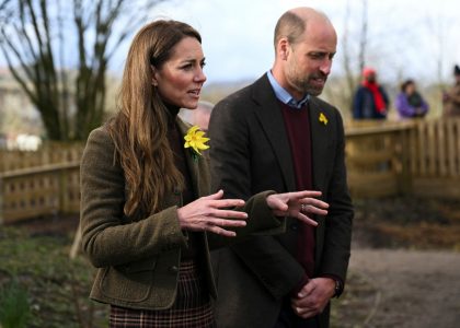 princess-kate-wore-an-18-year-old-ralph-lauren-blazer-&-her-eternity-band-in-wales