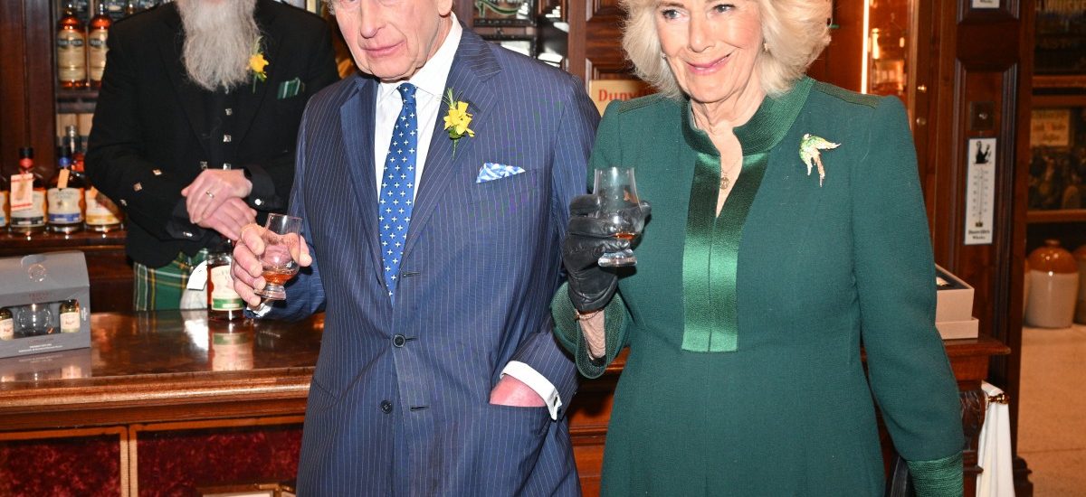 king-charles-&-queen-camilla-did-whiskey-shots-&-staggered-around-belfast